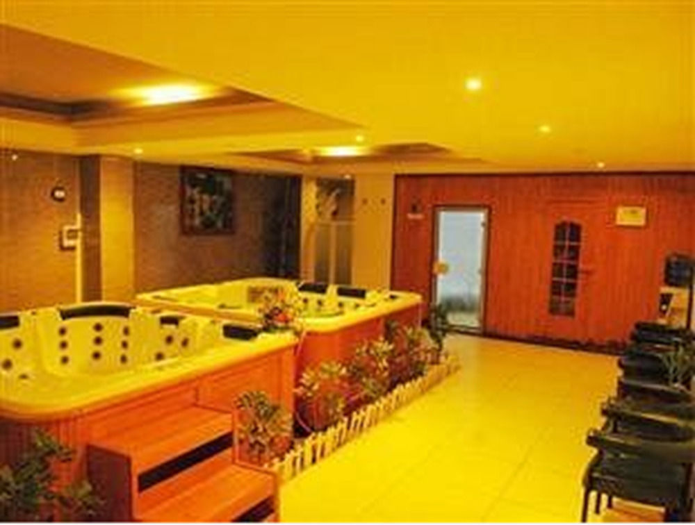 Central Hotel Quảng Ngãi Kültér fotó